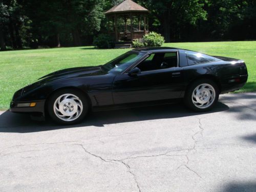 1996 chevrolet corvette base hatchback 2-door 5.7l