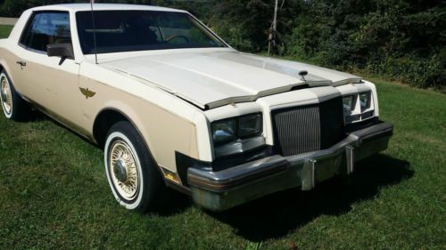 1983 buick riviers pace car