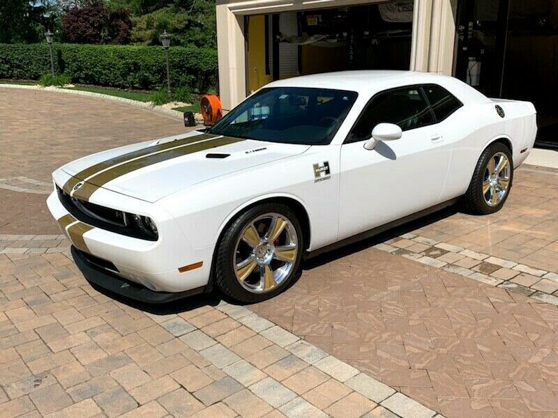 2009 dodge challenger hurst