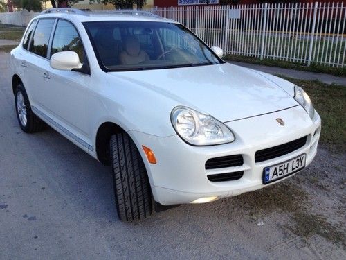 2005 porsche cayenne base sport utility 4-door 3.2l no reserve must sell