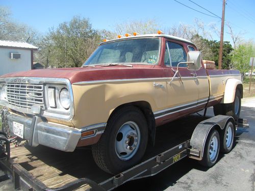 Texas barn find 1977 dodge d300 dually 440 club cab  mopar 1 ton  no reserve nr