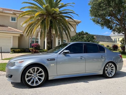 2007 bmw m5 e60 sedan! 5.0l v10! 6 speed manual transmission!