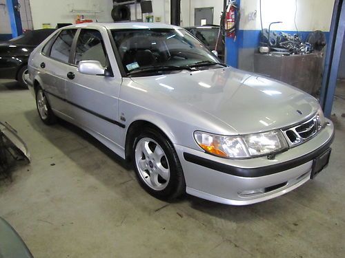 2001 saab 9-3 se turbo sedan 5 speed super clean low mi,fully serviced warranty!