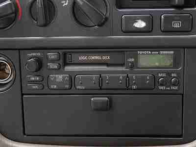 Camry LE Sedan 4D Green Automatic FWD Air Conditioning 3.0L V6, image 19