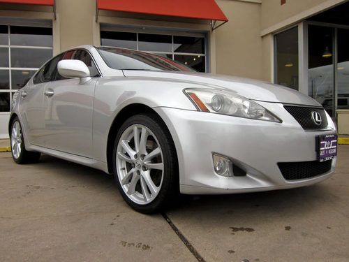 2006 lexus is250, ventilatd and heated front seats, 18" alloy wheels, leather!
