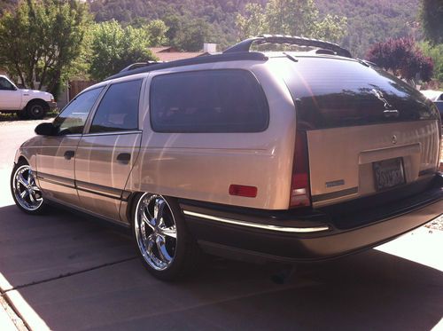 1990 ford taurus gl wagon 4-door 3.0l