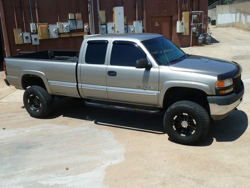 2001 gmc 2500hd 4x4 no reserve 6.0 gas slt low milage excellent shape lift kit