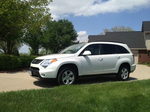 2008 suzuki xl7 awd with 3rd row, sunroof,  low millage in great conditon