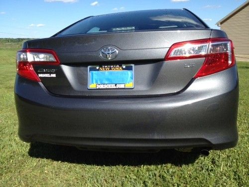 2012 TOYOTA CAMRY LE SEDAN 4-Door 2.5L private seller like new NO RESERVE, image 6