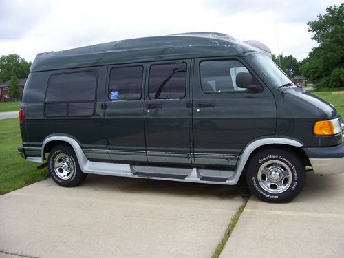 2002 dodge ram van b-1500 w/wheelchair lift