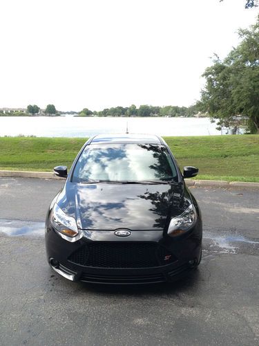 2013 ford focus st / 6,150 miles / ecoboost / tuxedo black / mint condition!
