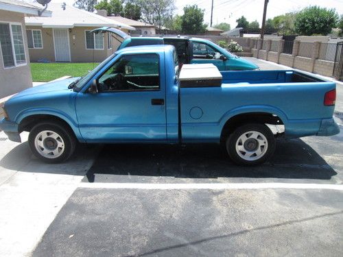 1994 gmc sonoma sl standard cab pickup 2-door 4.3l