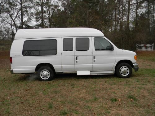2005 ford e250 passenger shuttle van