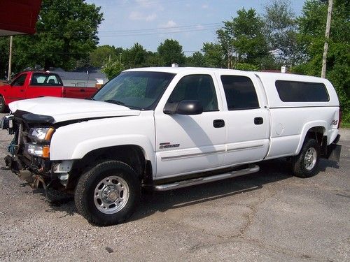 (43,000 miles) chevrolet silverado diesel crew cab 4x4  chevy duramax automatic