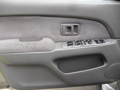 2002 Toyota 4Runner SR5 Sport Utility 4-Door 3.4L clean title, image 11