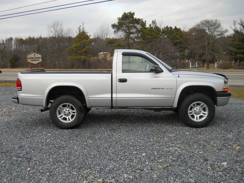 2002 dodge dakota base standard cab pickup 2-door clean and reliable