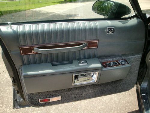 1988 Chevrolet Caprice Classic Brougham LS  4-Door Gray Leather, image 14
