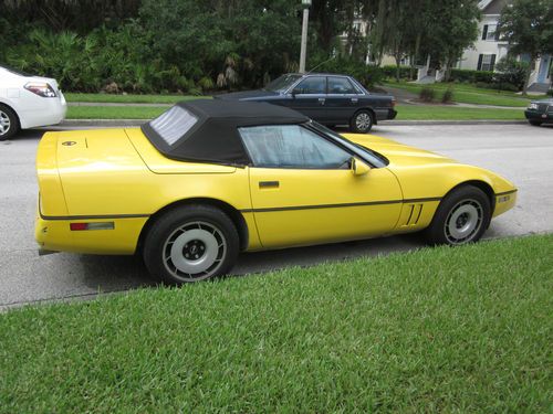 1988 chevrolet corvette convertible 2-door 5.7l  automatic