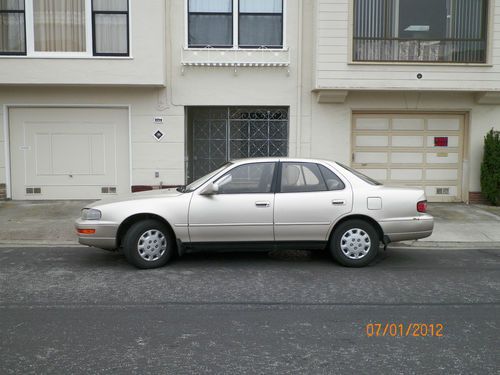 Toyota camry - 1993 - gold