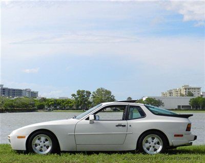 944 turbo , extremely well kept ! show quality !
