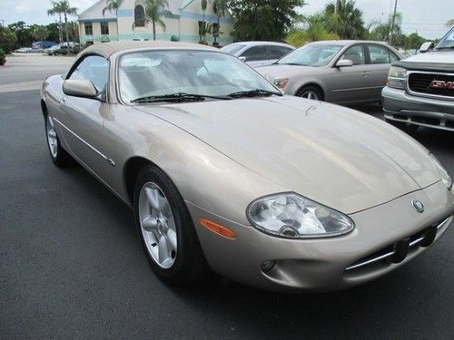 1997 Jaguar XK8 Base Convertible 2-Door 4.0L, image 2