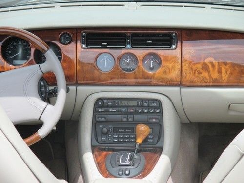 1997 Jaguar XK8 Base Convertible 2-Door 4.0L, image 6