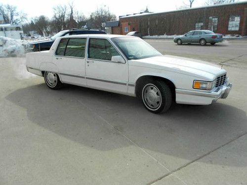 1993 cadillac fleetwood 60 special 4-door sedan 4.9l v-8 loaded with options