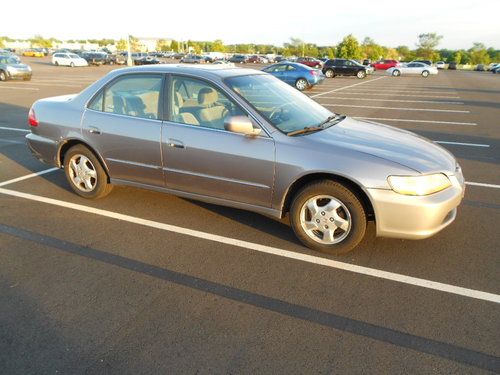 2000 honda accord ex sedan,all power,cold air,cd,moonroof,reliable.no resv $ale