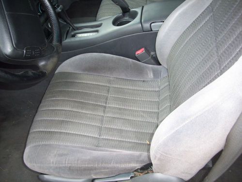 1998 - Chevy Camaro - Two 2 Door Coupe - Red - Sun Roof - Cloth Bucket Seats, image 5