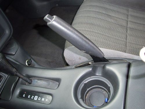 1998 - Chevy Camaro - Two 2 Door Coupe - Red - Sun Roof - Cloth Bucket Seats, image 7