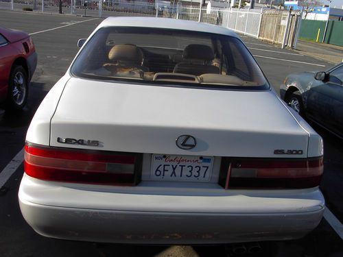 1996 Lexus ES300 Sedan 3.0L V6. Coach Edition. Very Low Reserve. Bid and Win!!, image 3