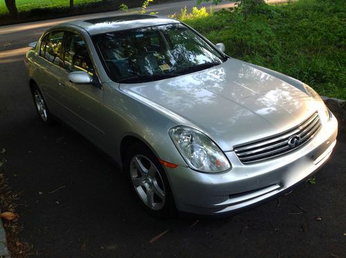 Infiniti g35 sedan, silver/black, manual 6-speed, sunroof, spoiler, ipod adapter