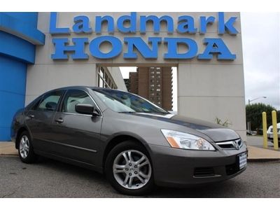 Exl nav 2.4l cd leather moon roof heated seats