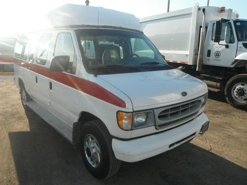 02 ford e-250 handicap van wheel chair lift clean runs perfect