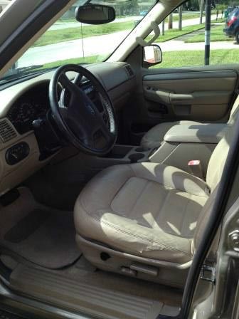 2004 ford explorer xlt sport utility 4-door 4.0l