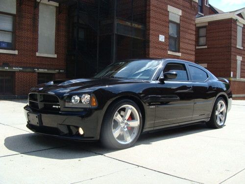 2006 dodge charger srt8 sedan 4-door 6.1l