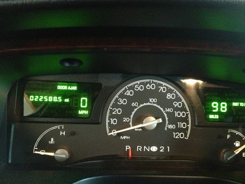 2003 Lincoln Executive 6 Passenger Limousine ONLY 22,588  MILES, image 5