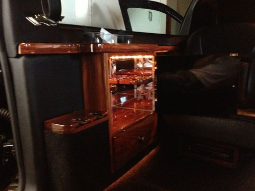 2003 Lincoln Executive 6 Passenger Limousine ONLY 22,588  MILES, image 14