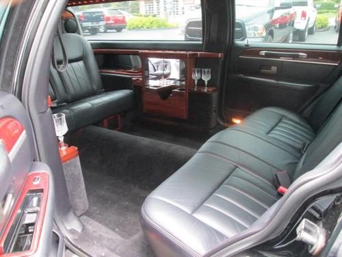 2003 Lincoln Executive 6 Passenger Limousine ONLY 22,588  MILES, image 15