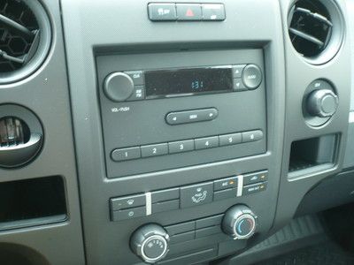 3.7L Regular Cab F-150 Air conditioning Automatic Transmission Clean Low Miles, image 32