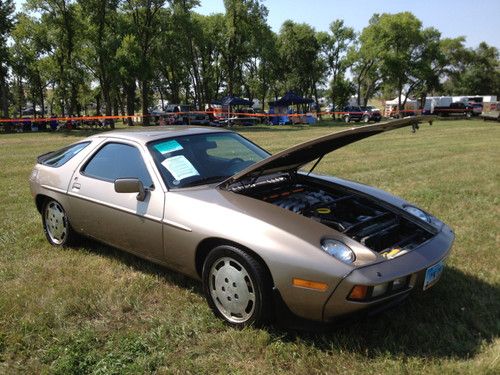 1983 porsche 928 s coupe 2-door 4.7l- 5 speed- interior and engine refresh