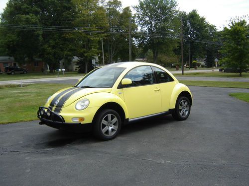 Volkswagen new beetle  tdi. 5 sp. low miles