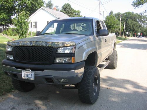 2004 chevrolet silverado 4x4 1500 ext cab short bed 6"lift