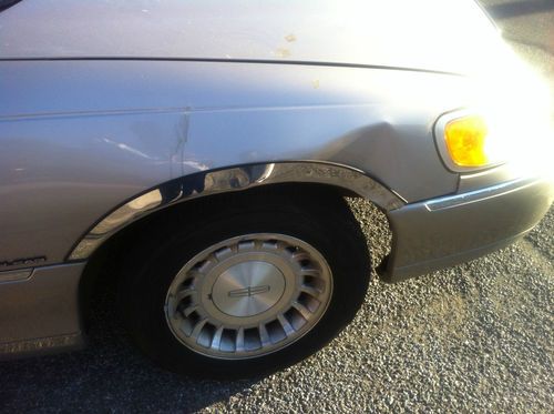 2001 Lincoln Town Car Executive Series, image 6