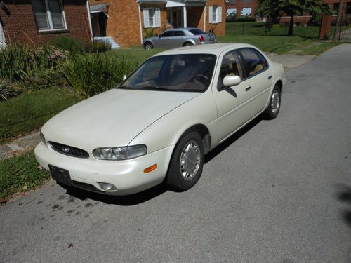 1997 infiniti j30 sedan 4-door 3.0l v6 rwd white