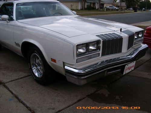 1977 oldsmobile cutlass salon rare!!  5 speed coupe ttop