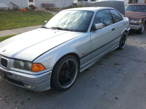 1998 bmw 323is base coupe 2-door 2.5l