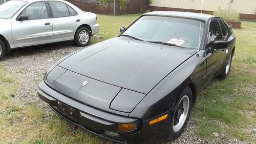 1984 porsche 944 base coupe 2-door 2.5l