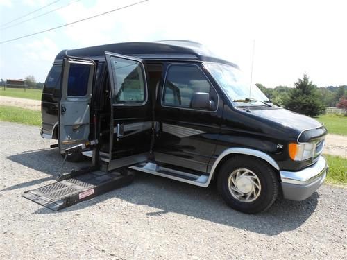 Wheelchair van w/raised top, lowered floor, lift, raised door, low miles