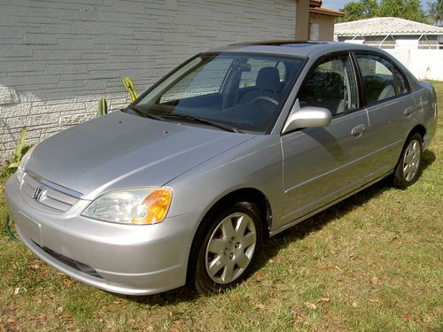 2002 honda civic, very clean